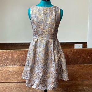 Cynthia Rowley gold patterned shift dress with pockets. NWT